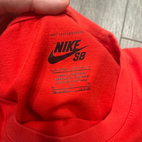 Nike Kids Skateboarding Long-sleeve Shirt - Picture 2 of 2